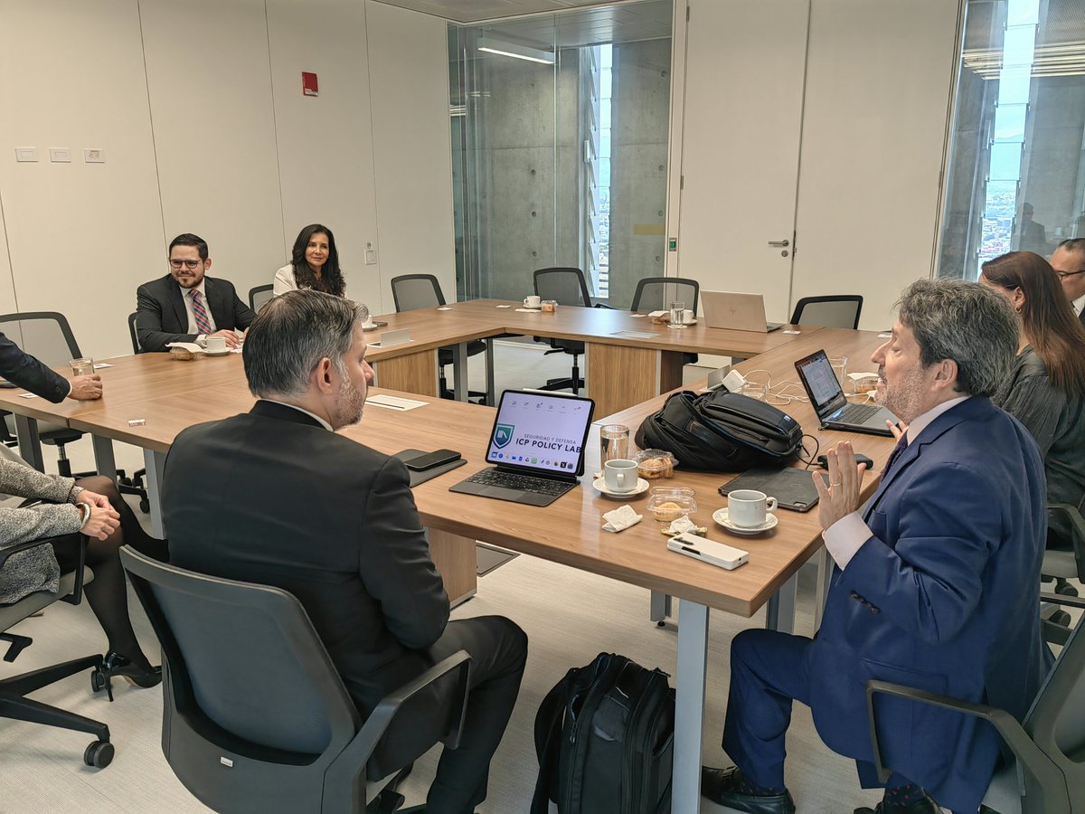 Anfe_cr's tweet image. El lunes 18 de septiembre tuvimos nuestro seminario "Influencia Autoritaria en las Democracias de América Latina", en conjunto con el ICP de Colombia y con la presencia del ex VP de Colombia Francisco Santos. 

Una excelente oportunidad para aprender junto a expertos.