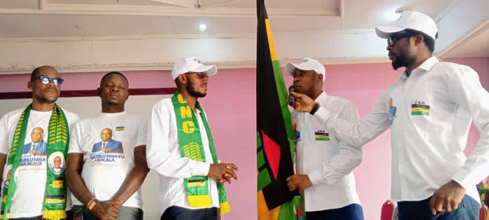 Le travail dans l'unité sans polémique. C'est la principale recommandation faite ce lundi aux nouveaux animateurs du congrès National congolais, parti de Pius Muabilu Interfédération du grand kasai oriental, par le secrétaire National à la communication et Médias. Celé Kanangila