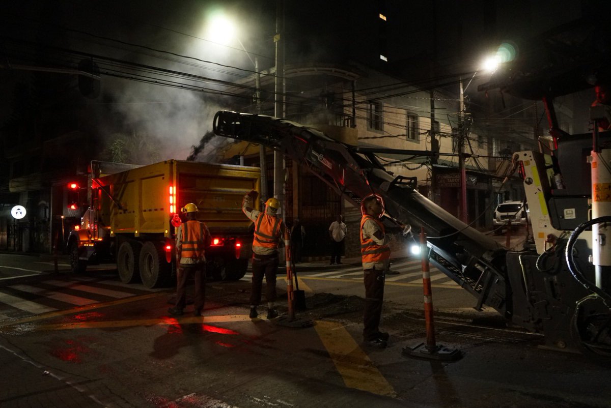 AlcaldiadeBello's tweet photo. 🚧 Seguimos mejorando la movilidad en nuestra ciudad.

En convenio con EPM se pavimentaron 111 metros de vía en la carrera 49A, entre la calle 55 y la transversal 56A, en el sector El Carretero, un corredor estratégico para la movilidad de los bellanitas. https://t.co/IuqmtjEZkp