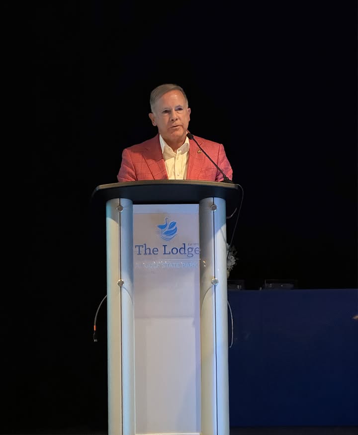 VisitMobileBiz's tweet image. Celebrate gratitude! Thank you to the Alabama Governor&apos;s Conference on Tourism: Visit Mobile earned Tourism Organization of the Year and David Clark, President &amp;amp; CEO, was named Tourism Executive of the Year.✨