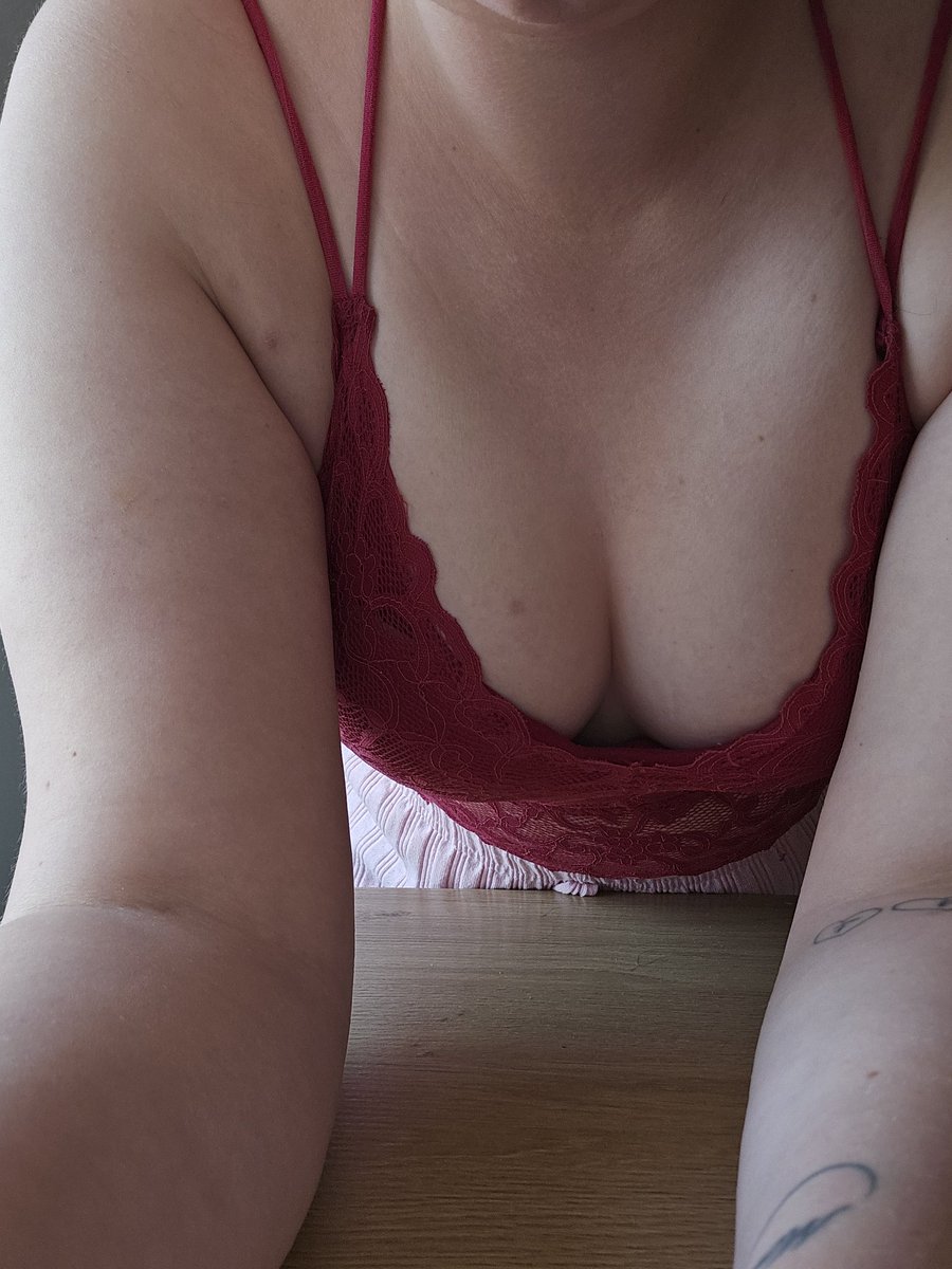 Ich verspreche dir… du wirst nach mehr süchtig 😏🔥
👉 Hol dir meinen exklusiven Content jetzt!
onlyfans.com/u516578474
#OnlyFans #OnlyFansGirl #OnlyFansPromo #NSFW #Curvy #SexyContent #InkedGirls #ExclusiveContent