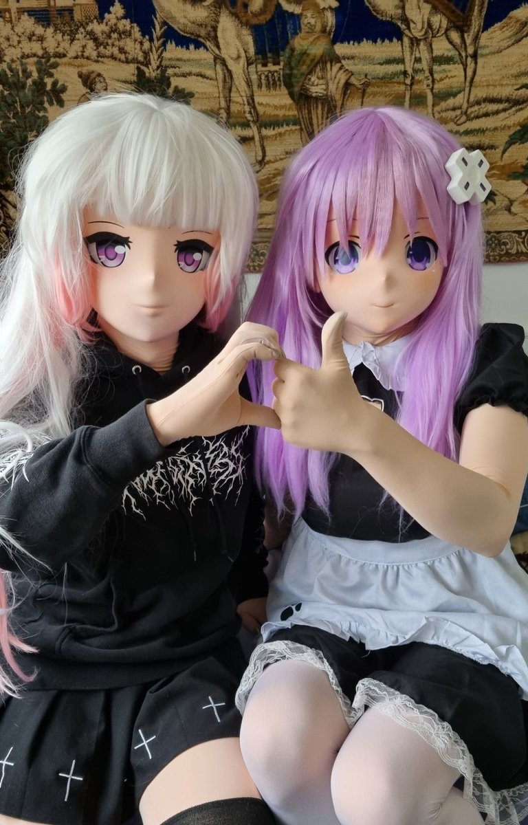 This new friend is absolutely adorable...!
I think I might actually fall in love~

And I think she's into me too!

With: <a href="/lateral_kig/">LateralKigu</a> 
📷: <a href="/LadyVolgaK/">Lady Volga Kazimiera</a> 

#kigurumi #着ぐるみ