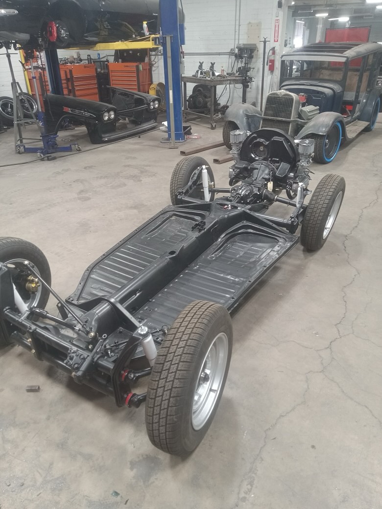 cobrakitcar's tweet photo. Speedster ready for final assembly.  200hp 2276cc engine, freeway flyer trans, @empi_inc disc brakes and more.  #hurricanemotorsports #hurricanecobra #427cobra #kitcarmanufacturer #shelbyreplica #shelbycobra #shelbycobra427 #427shelbycobra https://t.co/z2eFBUId3K