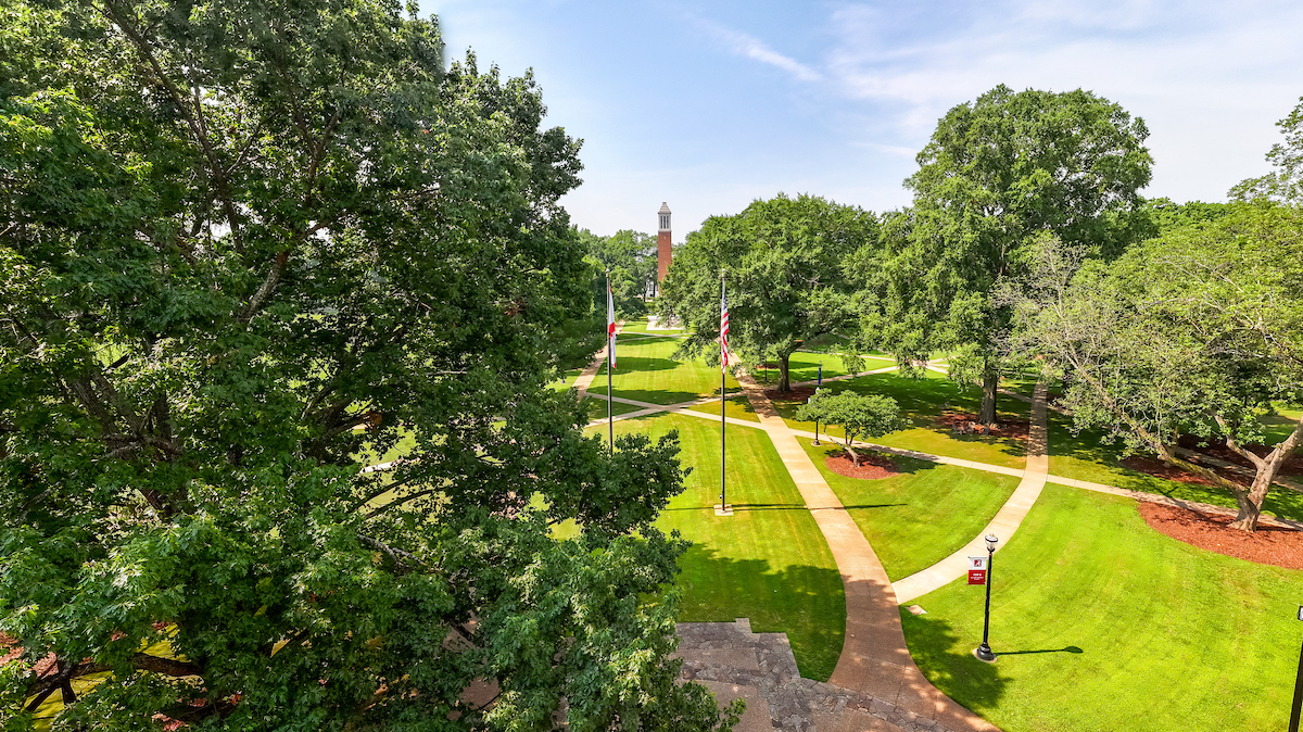 🚨 Deadline alert! Wednesday, Aug. 27, is the last day to add or drop a course without a grade of "W" for the fall full term. See the academic calendar for more important dates: go.ua.edu/47IoCXt