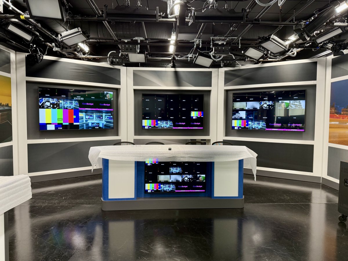 sunyoswego's tweet image. Hewitt Hall is officially open! 🎉💚💛 New studios, labs &amp;amp; newsrooms are ready for Lakers to learn and create.

See it for yourself at our Grand Opening Celebration Oct. 23–25 — with the Media Summit, Hewitt tours &amp;amp; the CMA Alumni Dinner. More details coming soon! #SUNYOswego