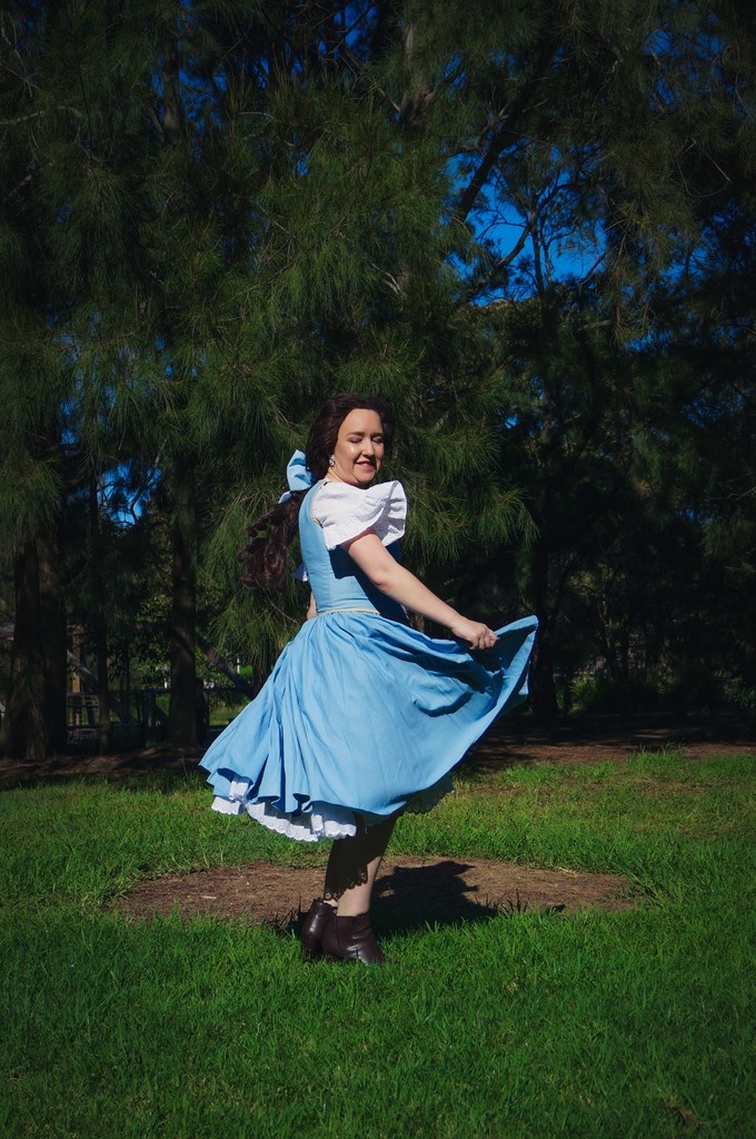 Like most 90s kids my favourite princess is Belle. I adore her blue dress, currently having made her original cartoon version and this OUAT dress. Hopefully I'll also made her live action version one day.