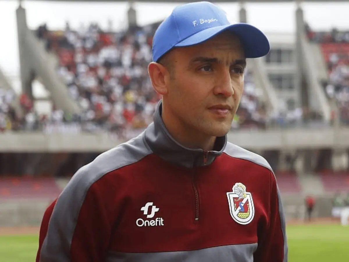 Francisco Bozán, funcionario del club en calidad de gerente, asumirá el interinato de la banca de <a href="/CDLS_OFICIAL/">CD La Serena Oficial</a>.
En su anterior paso por Club Deportes La Serena registró un 16,6% de rendimiento. 1 triunfo, 4 empates y 9 derrotas  #OnlyGranates