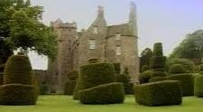 tourscotland's tweet photo. As requested this evening I am reporting on Tour #Scotland short 4K travel video Blog, with #Scottish music, of the gardens at #Earlshall #Castle on #ancestry, #genealogy, #history visit and trip to Leuchars, #Fife. Garden designed by Sir Robert Lorimer https://t.co/ucnDcyUKgs https://t.co/tAwJ0eFOSs