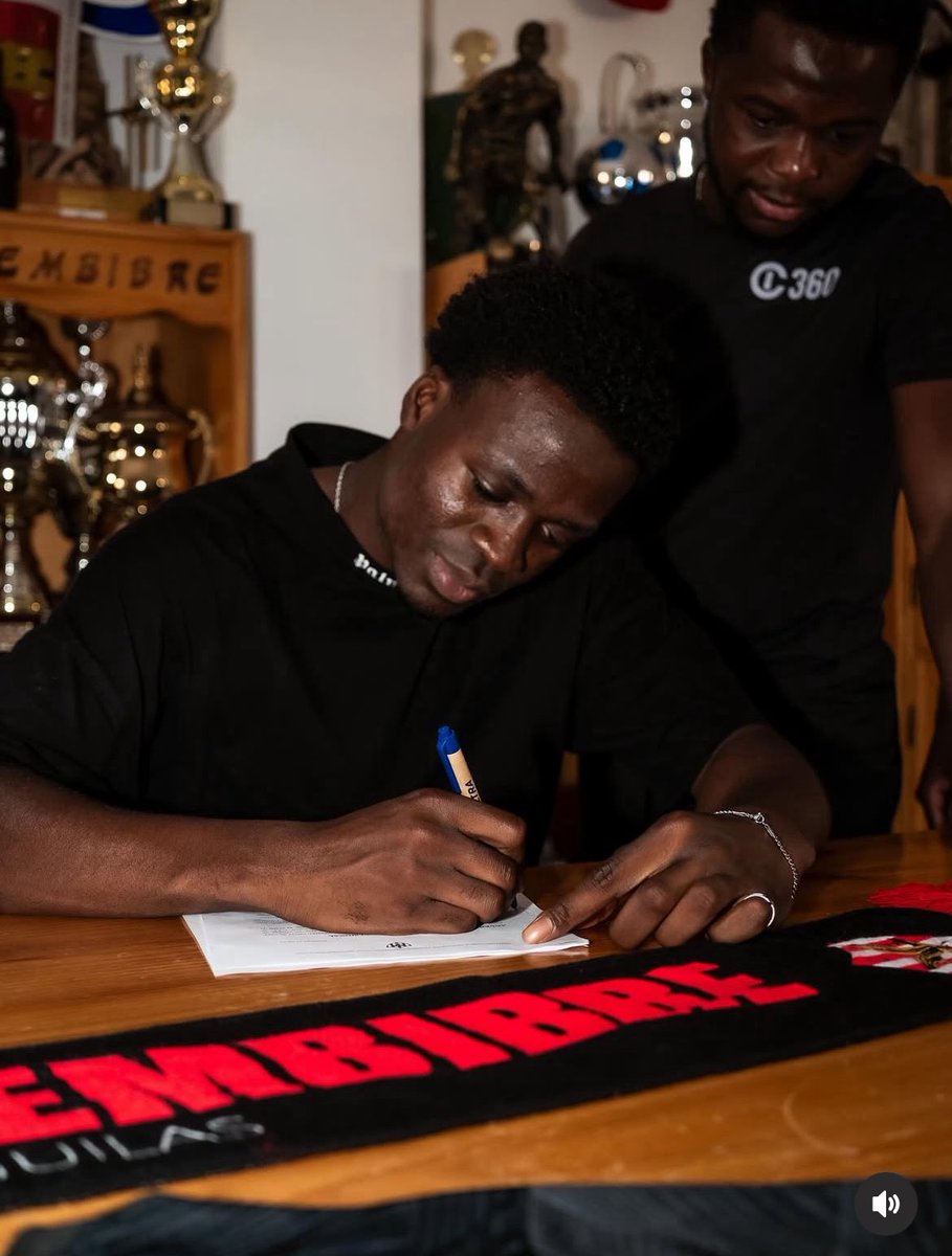 This week our Centre Back Lamine Toure has signed a Professional Contract with Athletico Bembibre FC who play at the 3rd Level of Spanish Football in Tercera Federación. We would like to wish Lamine the best of Luck ⚽️💛💚 #ATFC #UpTheTown