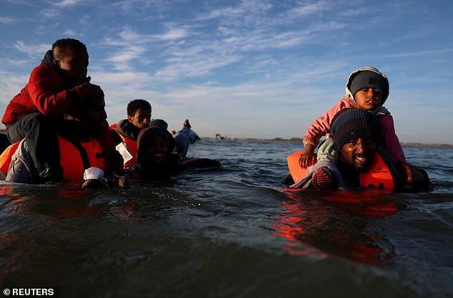 WONGthink's tweet photo. Don't mind me, I'm just a professional photographer who happened to be swimming in Calais with my £6,000 camera in my hand 🫠

Oh look, women and children! SEE!!! https://t.co/F8CCsIAt5S