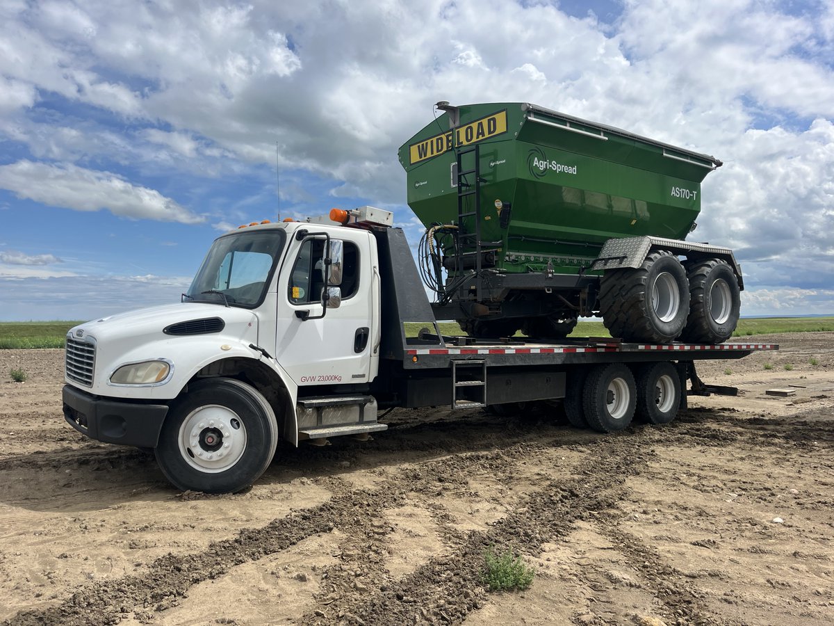 VentureAgri's tweet photo. You’ve been thinking about #biosul and getting  that sulfur out of your drill. But it was an upfront cost so what if the price of Biosul was 1/5 the cost of your AMS.  Contact us for  pricing for your area applications and rentals. https://t.co/SHWT4i1Zop