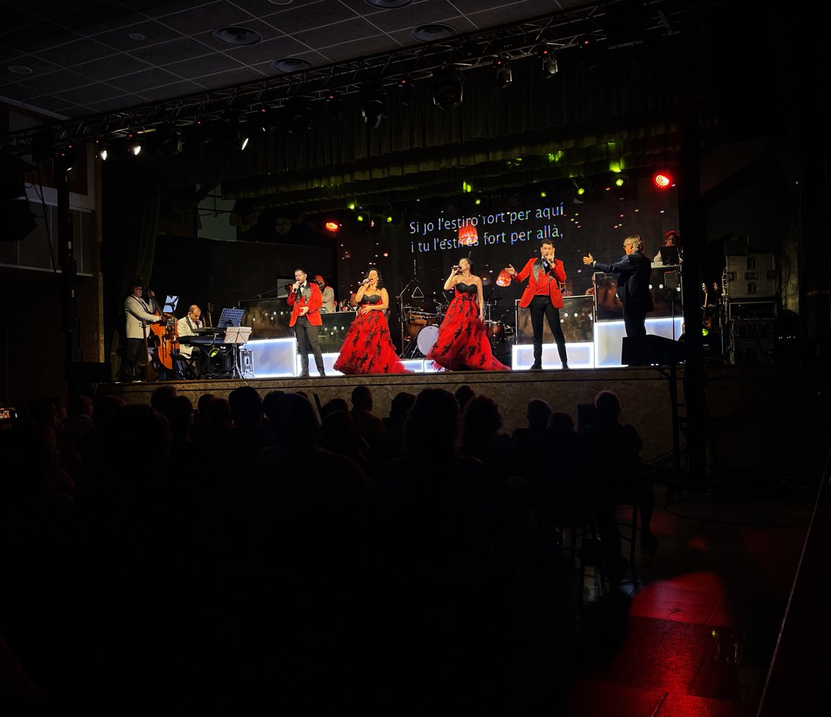 Magnífic concert aquest dilluns a la Festa Major de Vilobí del Penedès a càrrec de <a href="/Selvatana_CO/">Cobla Orquestra Selvatana</a>  

Fotos <a href="/MariaRosaFerre/">Maria Rosa Ferré 🌸</a>