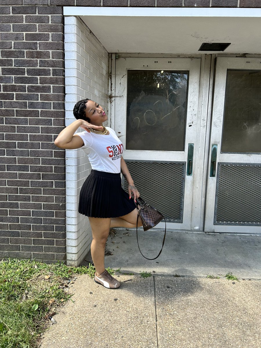 brookelynnej_'s tweet image. #Lastfirstday🕊️