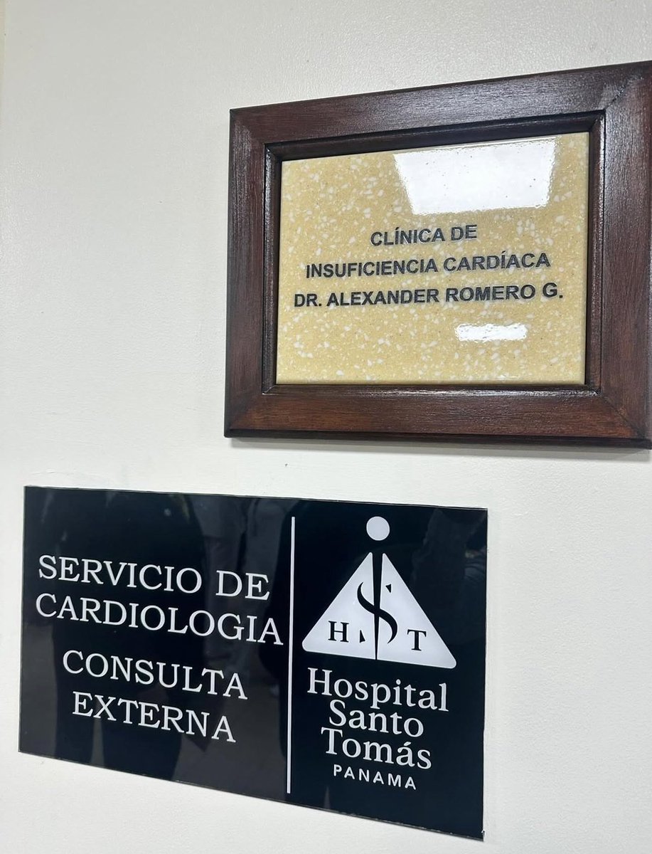 Honrar, honra. Celebro este merecido reconocimiento póstumo al Dr. Alexander Romero, uno de los principales impulsores de la Clínica de Insuficiencia Cardíaca del Hospital Santo Tomás. Su legado ha mejoró la calidad de vida de miles de pacientes.