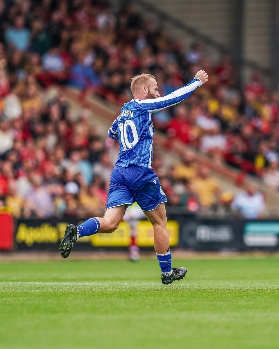 🙌 Just in case you were under any doubt whether Bannan was a legend or not.  

“Bannan has at least saved the club some money by agreeing to a new deal — on much worse terms than his previous contract.”

“Middlesbrough and Millwall were offering to pay him three times his new