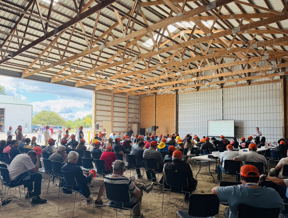 Along with <a href="/IllinoisCropSci/">Crop Sciences</a> <a href="/ACESIllinois/">College of ACES</a> we hosted more than 300 people from around the world at International Agronomy Day today! We hope they all enjoy the rest of their visit to IL this week at <a href="/FPShow/">Farm Progress Show</a>