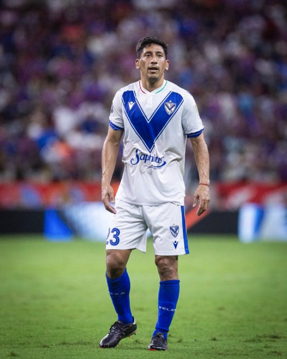 unpibefortinero's tweet photo. aliendro es el nuevo aquino de vélez, es un escándalo de jugador, TODO BIEN HACE. https://t.co/T79QSoGmdY