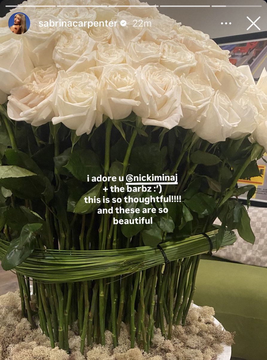 Remember last year when Nicki sent Sabrina a bouquet of roses ? ❤️🌹