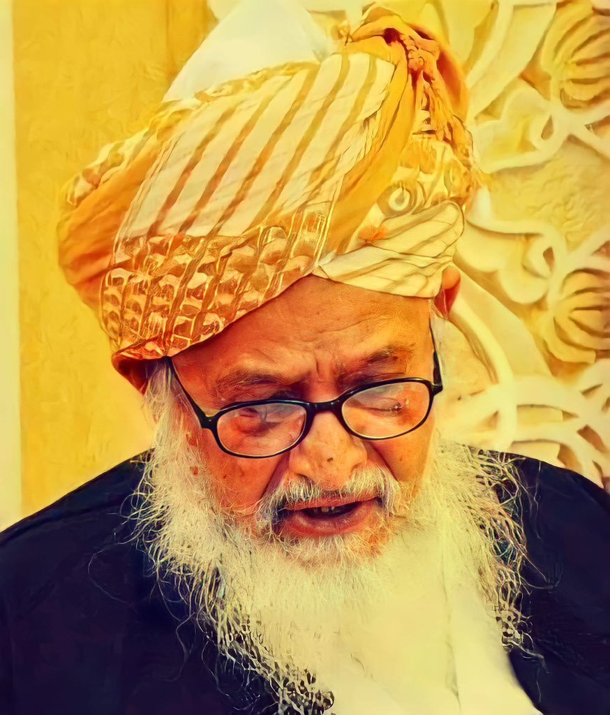 إنا لله وإنا إليه راجعون، بلغنا وفاة الشيخ العلامة المسند محدث الحرمين عبد الوكيل بن العلامة عبد الحق الهاشمي ، فقد حج الشيخ أكثر من ٧٥ حجة و اعتمر أكثر من ١٠٠٠ عمرة وكان يقوم الليل ب ١٥ جزءاً من القرآن، ورحل عن عمر يناهز 90 عامًا، فرحمه الله رحمة واسعة.