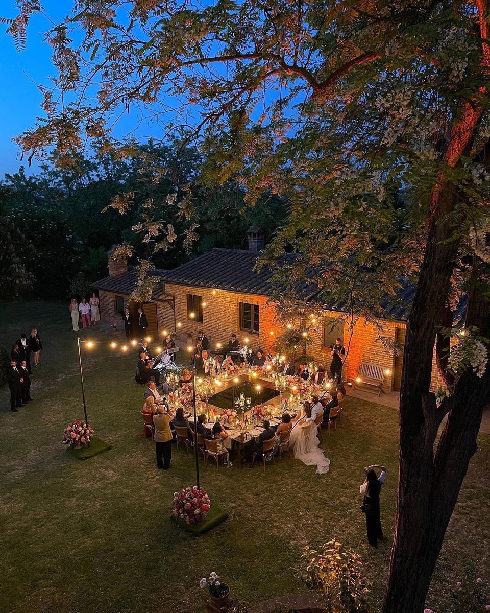 moreidfeed's tweet photo. #MOREID mini texting smau 

derek and spencer secretly get together at jj’s wedding, but penelope sees all. https://t.co/1EZJzIikpo