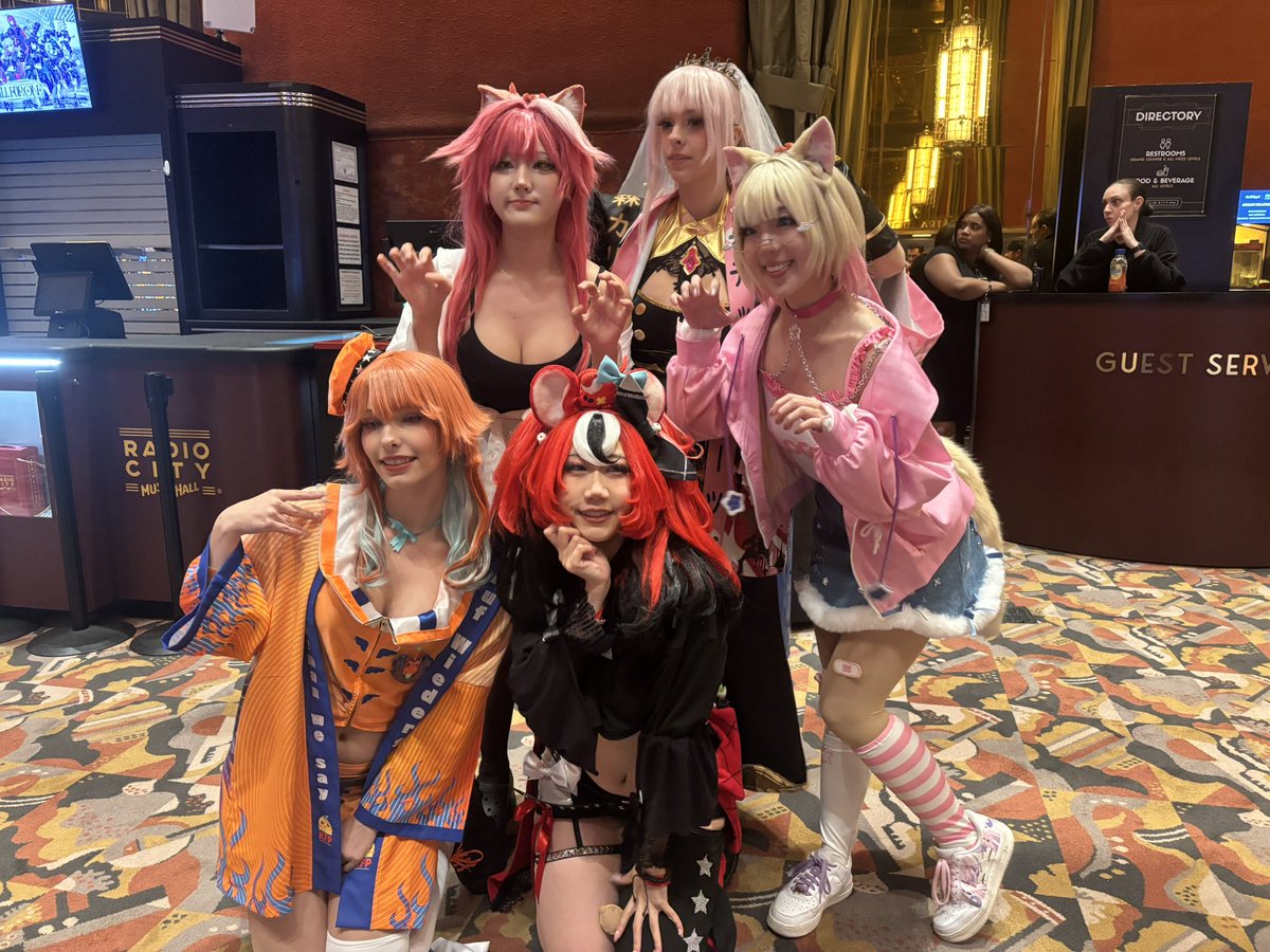 Vestedloki's tweet image. Met some absolutely great people last night at #holoAllForOne thank you guys for the opportunity for the photos! Hope to see y’all next year! @PROMlNENCES @danisaurzzz @becauseofdeath @fawnnfie