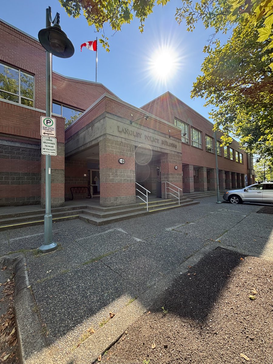 Benji dba “Gay Shaggy” (@newwaystofly) on Twitter photo I am at Langley RCMP right now for a scheduled 4:30-6:00 pm appointment and a whack load of evidence for the last six years- things the RCMP never knew behind the scenes!
<a href="/SFUJessica/">Jessica Simpson</a> you are welcome to come down and defend said allegations. These guys are giddy with excitement! I am at Langley RCMP right now for a scheduled 4:30-6:00 pm appointment and a whack load of evidence for the last six years- things the RCMP never knew behind the scenes!
<a href="/SFUJessica/">Jessica Simpson</a> you are welcome to come down and defend said allegations. These guys are giddy with excitement!