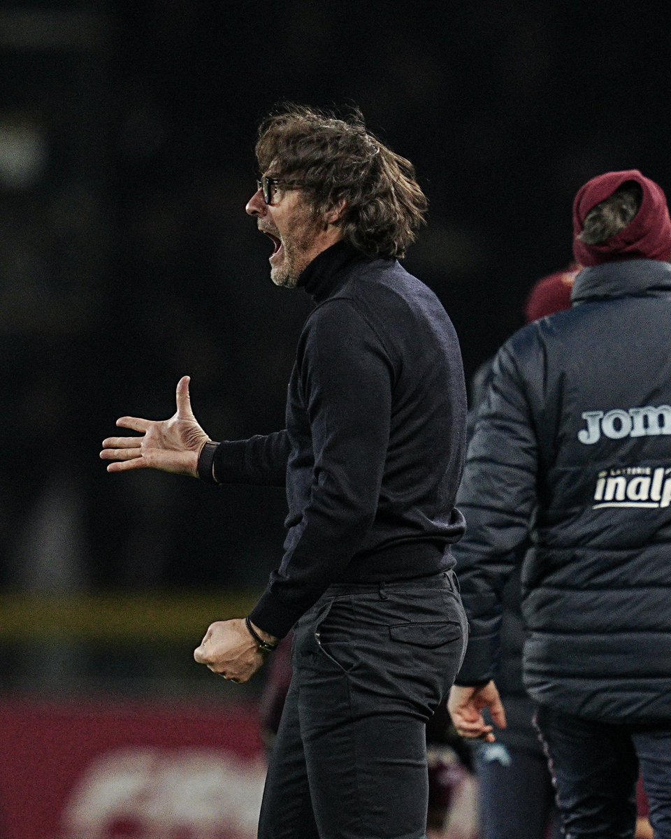 Prima che sia troppo tardi. 
Prima che sia troppo tardi.