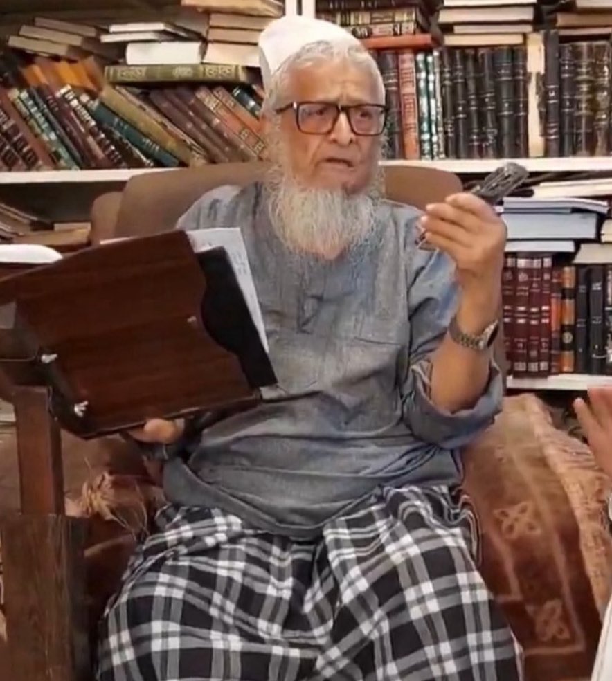 IbnMahbub_'s tweet image. Inna lillahi wa inna ilayhi ra’jioon

Shaykh al-Musnid Abdul Wakeel Ibn Abdul Haqq al-Hashimi al-Umari al-Makki has passed away. He is the great Muhaddith and Musnid of our time, holding the highest and strongest connecting chains in Hadith back to the Prophet صلى الله عليه وسلم.