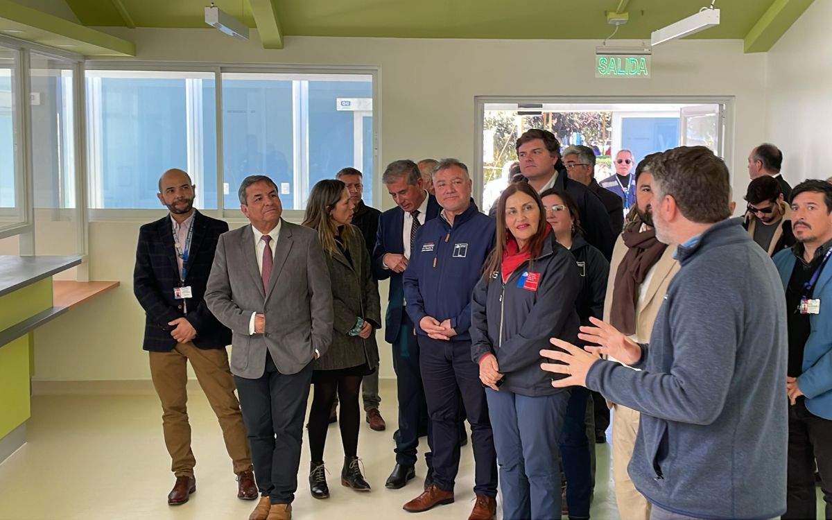 Traspasan la totalidad del ex Hospital San Martín a la Municipalidad de #Quillota, con la finalidad de que se habilite en el recinto el Centro de Bienestar de Personas Mayores y Familias: ⬇
observador.cl/entregan-en-co…