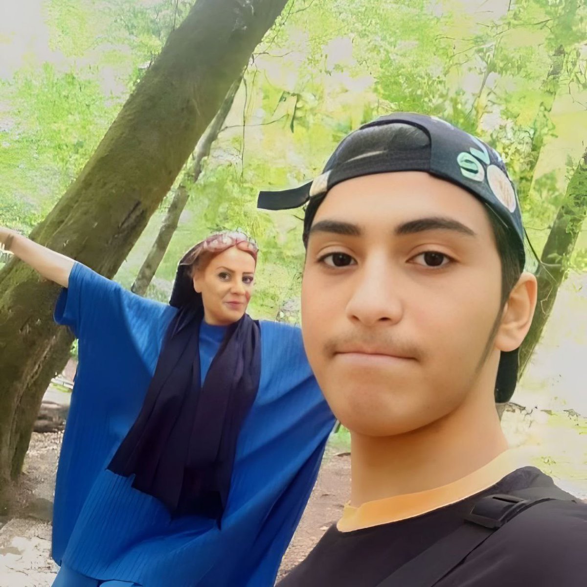 یه جای خالی که دیگه با هیچی جز درد 
پر نمی‌شه... 
#سیاوش_محمودی