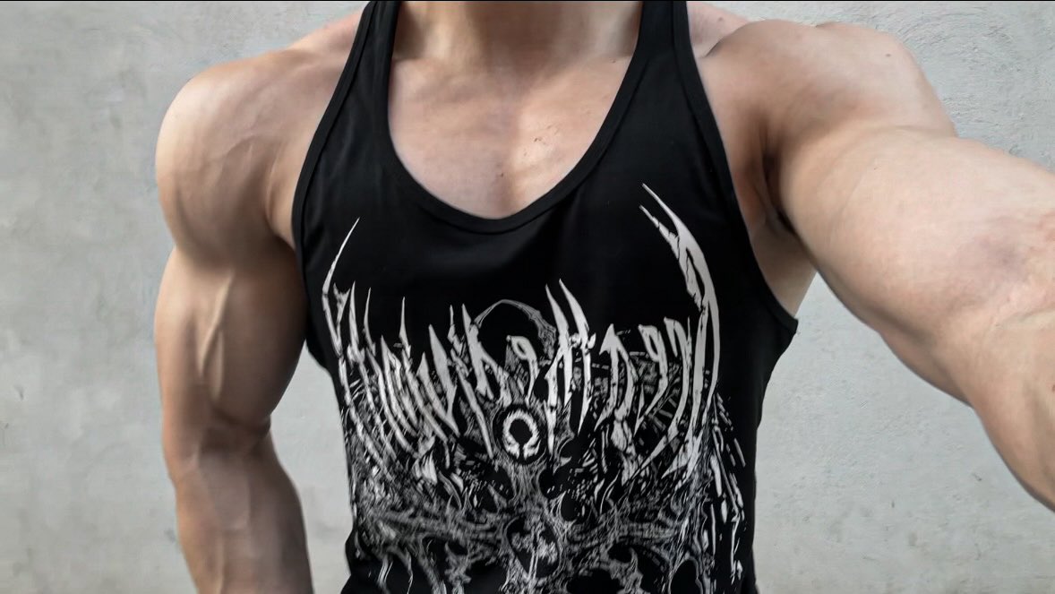 griffsane's tweet image. wide shoulders