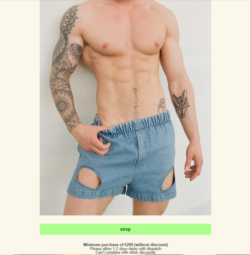 Ми з чоловіком в ахує з цього розпродажу😛
такий здоровий мужик і така маленька кнопочка shop