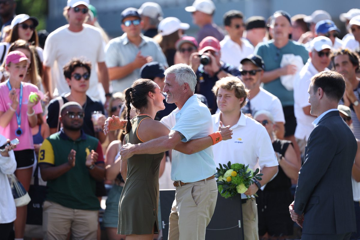 Félicitations Caroline pour ta magnifique carrière ! Joueuse déterminée, talentueuse et inspirante, qui a marqué le tennis français et mondial. Merci pour toutes les émotions et les victoires 💙🤍❤️ <a href="/CaroGarcia/">Caroline Garcia</a>