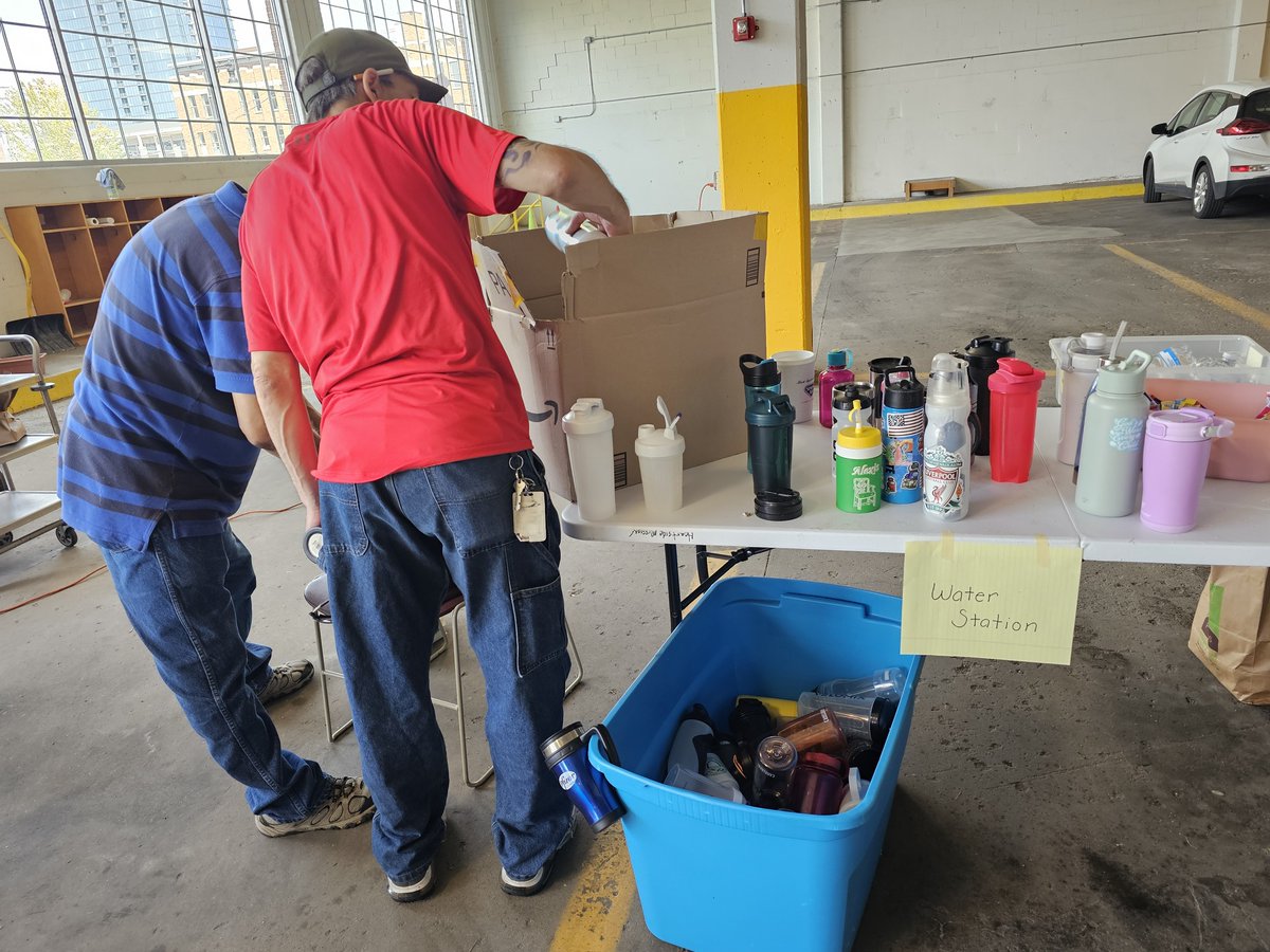 Every second Saturday of the month, we continue to visit and share with our #Heartside neighbors. See the link for info. #Heartside #BeANeighbor #GrandRapids #GRMI grnforn.org  grnforn.org/post/second-sa…