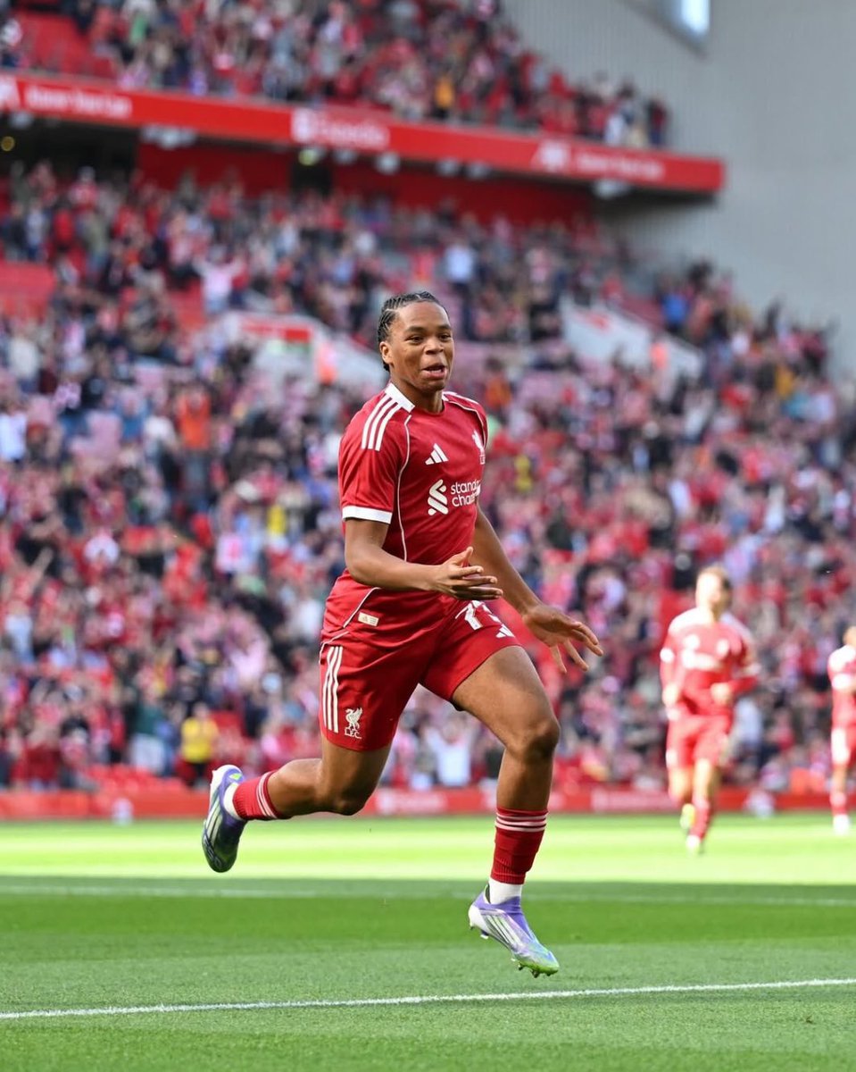 يا عمررررررري يا الليفر 

تظن أنك نجوت مني ولكني أقتلك في عز فرحك 

نجوموها نجوموها نجوموها 💪🏻💪🏻💪🏻💪🏻❤️❤️❤️❤️❤️❤️❤️❤️❤️❤️❤️❤️❤️❤️