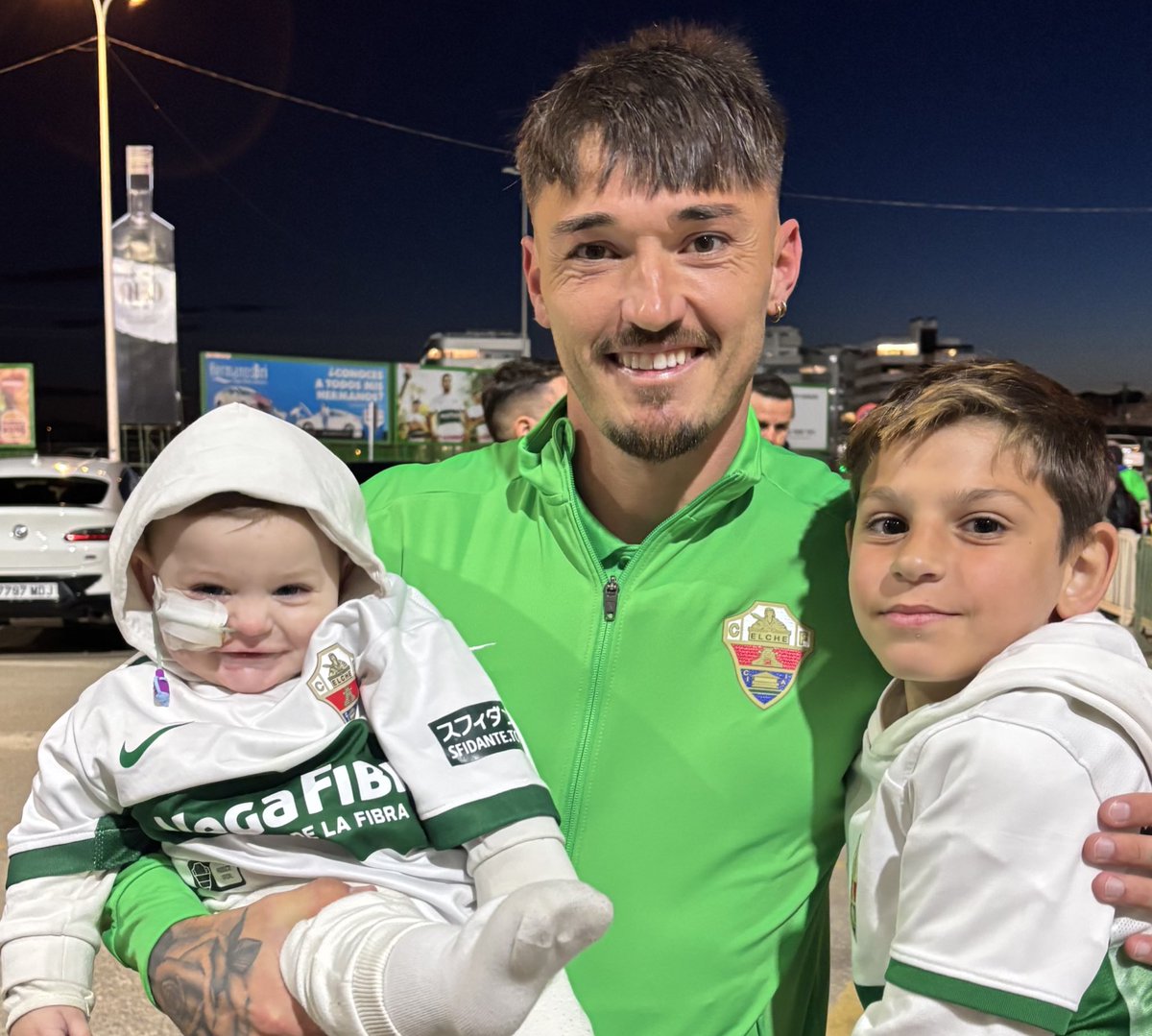 Día 3 luchando por conseguir las 500 firmas que necesitamos! 🗣️ ¡Pedimos que las horas de terapia las marquen los especialistas y no la administración! Además, la Generalitat debe reducir los tiempos  de espera para el acceso a la dependencia 👇 bit.ly/4lHc3zg