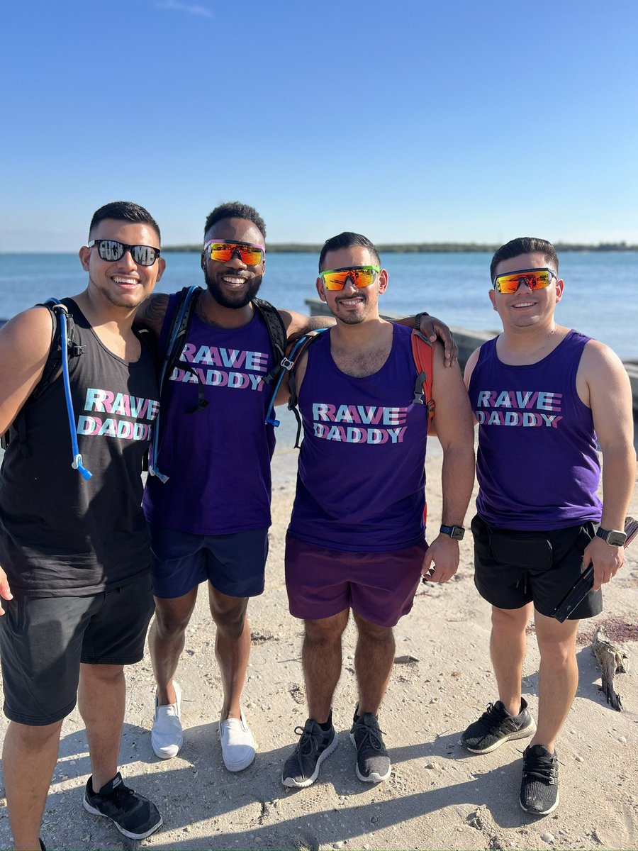 Happy Birthday to a dear friend, <a href="/Josueisinbed/">Sué</a>! Love ya tons my brotha! 🥳