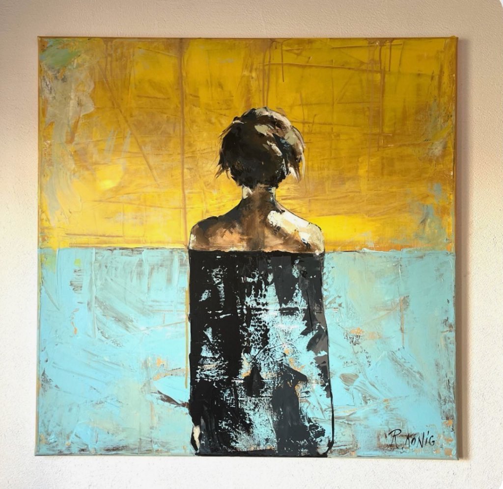 «گاهی فقط خودت می‌دانی 
چقدر ویرانه‌ای،
چقدر غیر قابل احیا ‌
و چقدر سوت و کور »