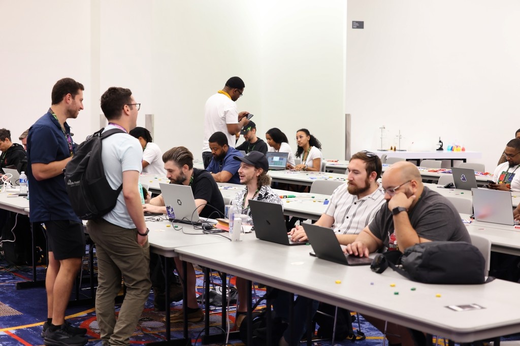 BlackInCyberCo1's tweet image. 📸 BIC Village @ DEF CON 33! 🏴☠️
blacksincyberconf.com/bic-village
#AlaafiaState #BlacksInCyber #BICVillage #BIC_Village #HBCUCyber #DEFCON #DEFCON33 #AccessEverywhere