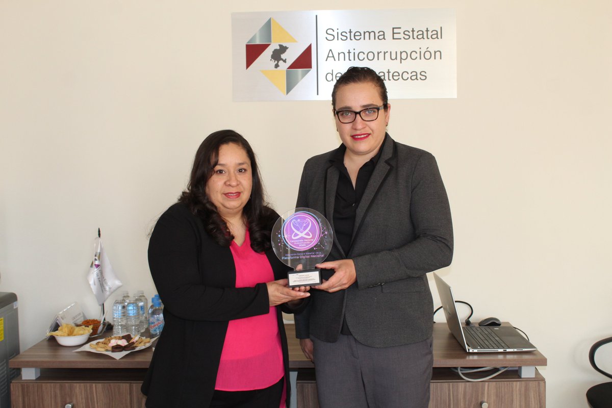 🏆Reconocimiento Nacional
En el marco de las Jornadas de Interconexión de la Plataforma Digital Nacional, la Secretaría recibió un trofeo por su destacada contribución al Sistema 1, logrando el 3er lugar a nivel nacional con un 93% de entes públicos conectados.
#Anticorrupción