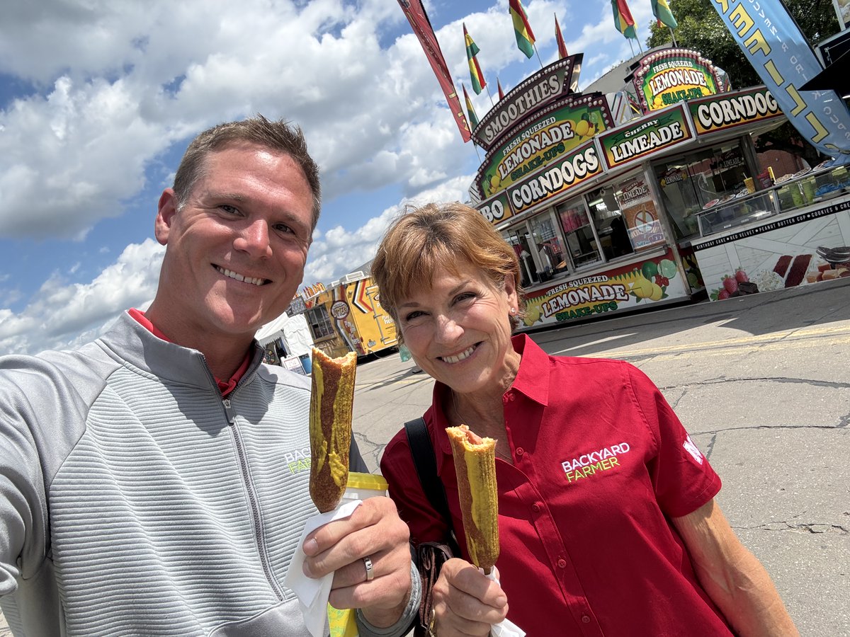 BYFUNL's tweet photo. 🌽🎡 Nothing says Nebraska State Fair like a corn dog and a stop at the Raising Nebraska Building to catch Backyard Farmer live!
Can’t make it to the fair? No worries—you can still tune in Thursday at 7 p.m. CT on @NebPublicMedia 
#backyardfarmer #IANR #NebExt #NEStateFair