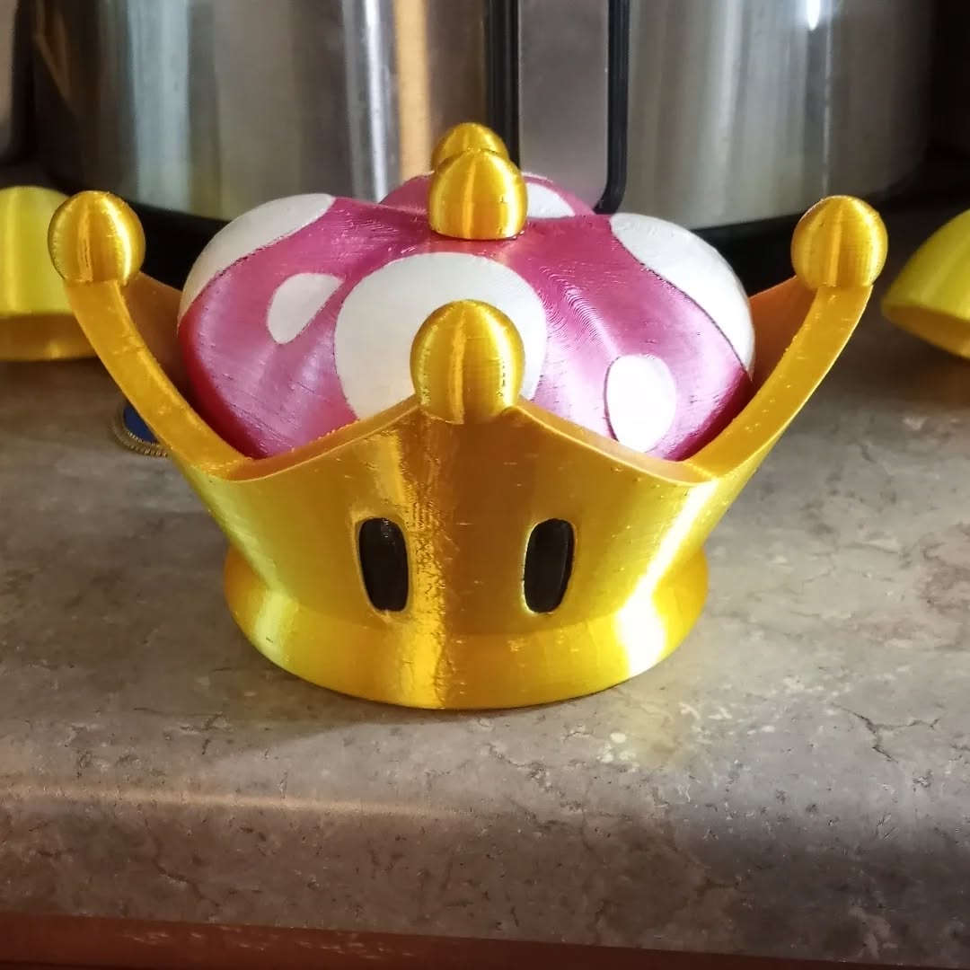 Ope! What's this? A crown? But for whom?
