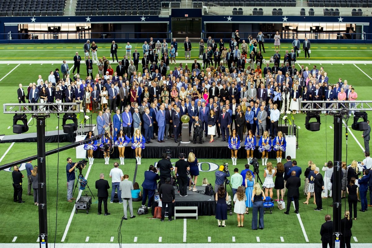 I had a fantastic time at the recent NYSE Texas inaugural opening event!
It was an honor to personally meet with Governor <a href="/GregAbbott_TX/">Greg Abbott</a> and have @amazeanywhere participate in the very first bell ringing of the NYSE’s new exchange in Texas.