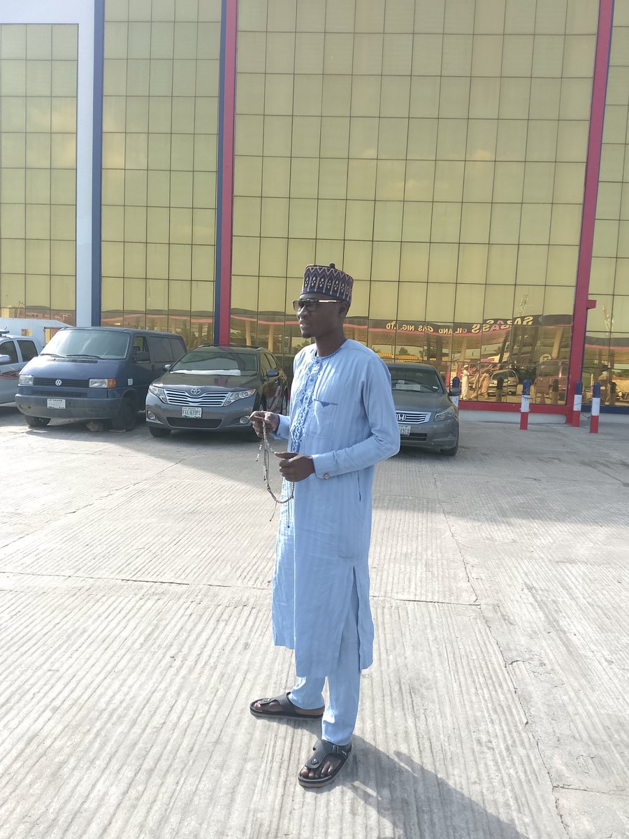 Ba za ka wadatu da arziƙin da Allah yayi maka ba, har sai ka ɗauke idonka daga arziƙin da Allah ya yiwa waninka.

Allah ka sanya mu cikin bayin ka masu godiya ako da yau she...

Alhamdullillah Always..🙏🏻💕