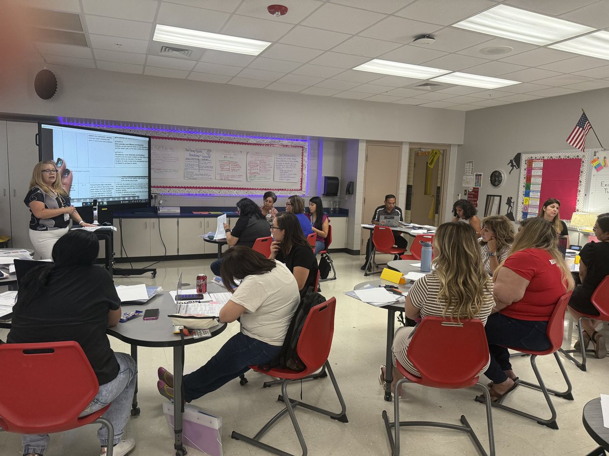 TDSSundancers's tweet image. Its Mission Unstoppable @TierraDelSol_ES . Math training with teachers helps make everything come together. #OneTeamOneVision #FocusOnLearning