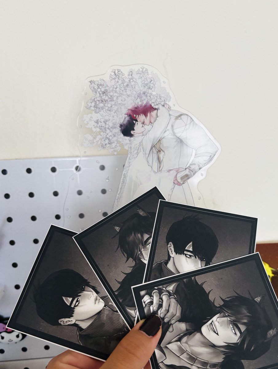 babyphel's tweet image. Me siento muy feliz porque porfin llegaron mis papis 😭litera he sido bendecida @metapho_r777  gracias soy muy feliz 😭😭🤍🤍 

Mi colección de aphelios va creciendo 🥺🤍