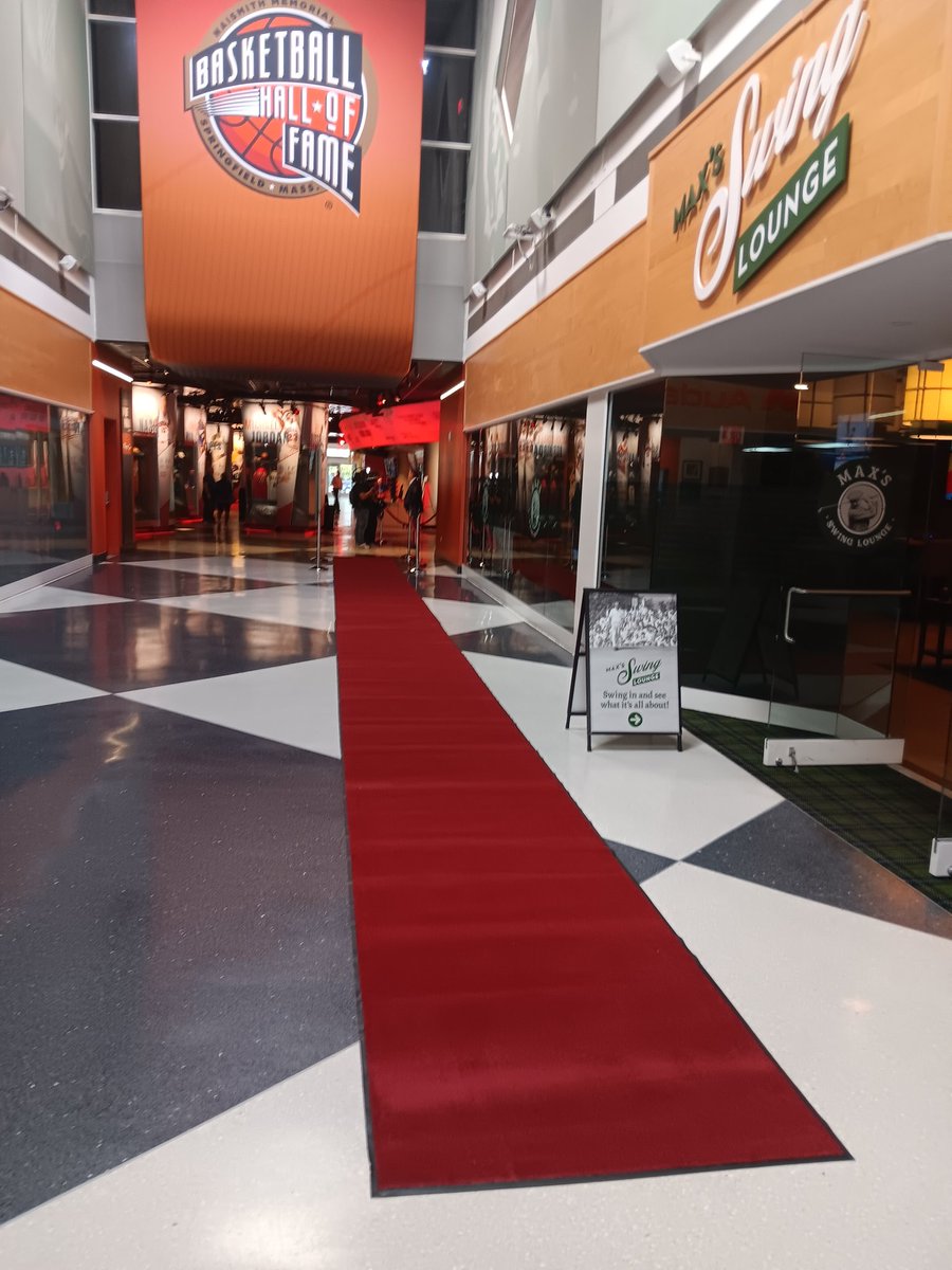 Seated for the red carpet premiere of #FamilyLockup from  the Basketball Hall of Fame