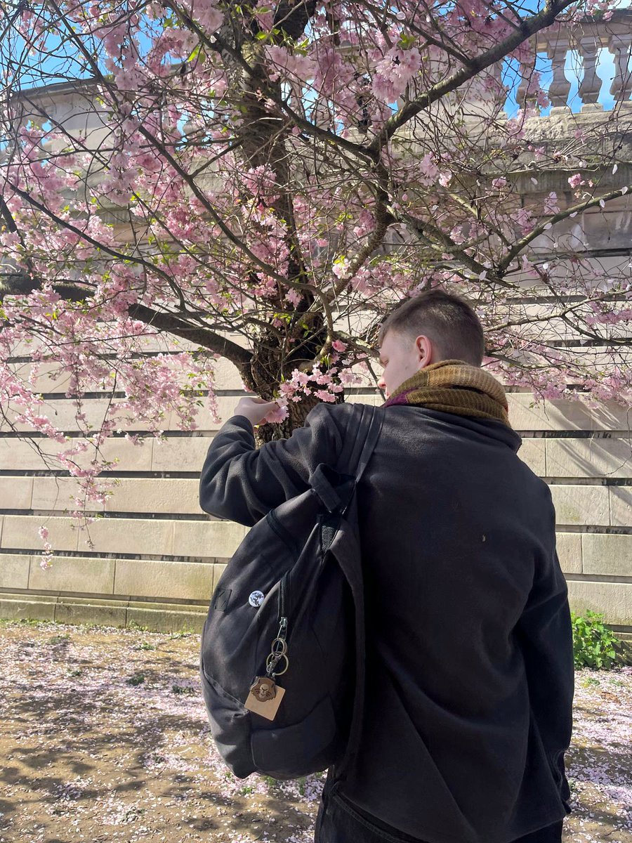 Kaden_S_Keeling's tweet image. I hope y'all like these photos, we were constantly on the move for most of the trip so not all the photos are of my preferred quality, but they make for wonderful memories nevertheless 😊

#London #Springtrip #photography #photodump #cherryblossoms #londontrip #londonphotos #fun
