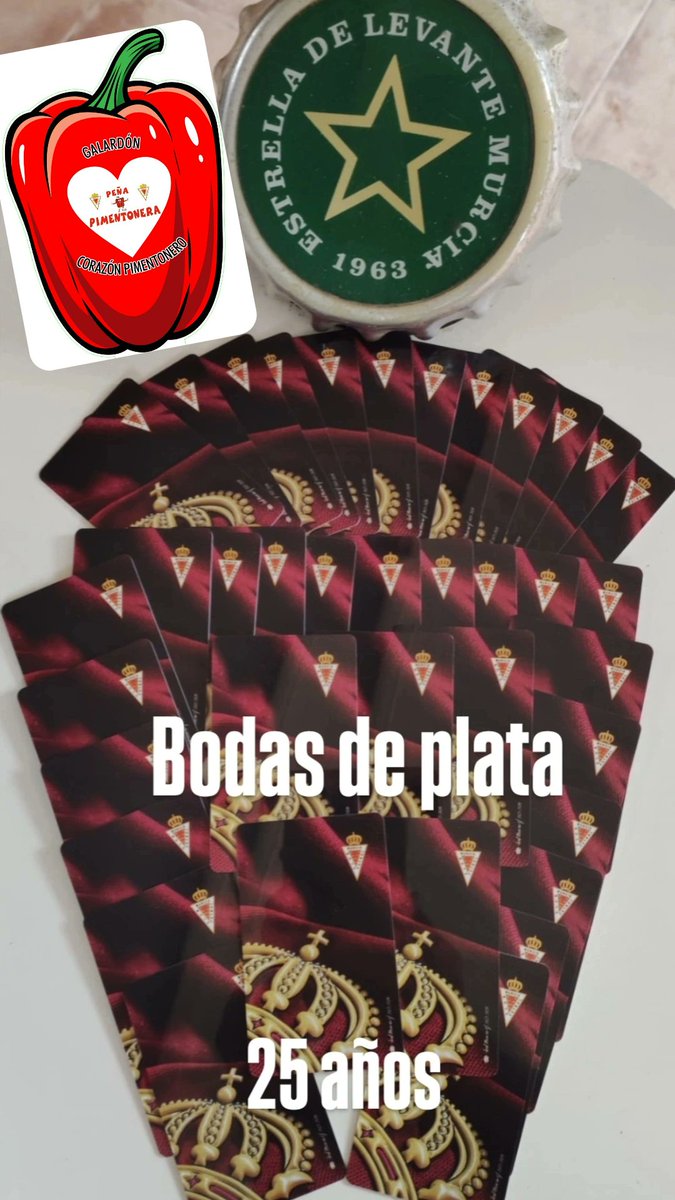 ¡¡Volvemos a la actividad en redes sociales!! 📱
En una temporada tan significativa como esta ya que cumplimos nuestras bodas de plata 🎂💪🏼⚽❤️
Muy contentos por nuestros 25 años como peñistas oficiales del Real Murcia y componentes de <a href="/feperealmurcia/">FEPEMUR</a> 
 🔴🔴⚪
#Pimentonera25años
