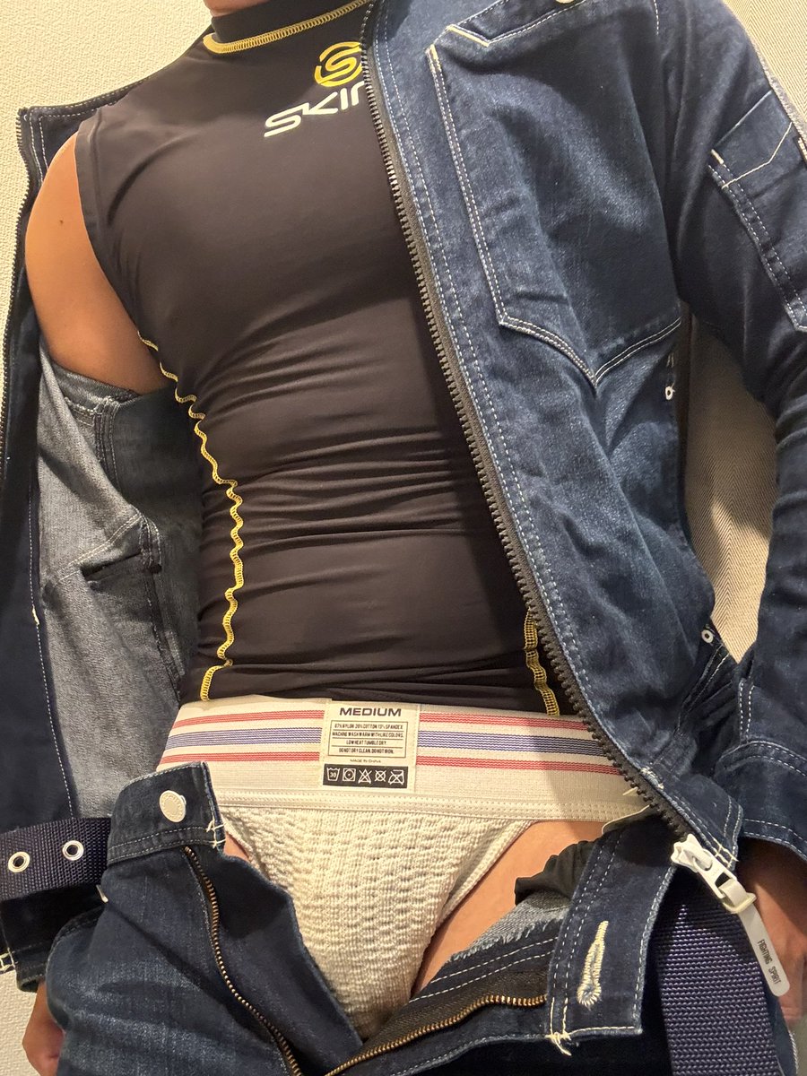 おはよ
あんま着ないストレッチで現場行ってきます☺️